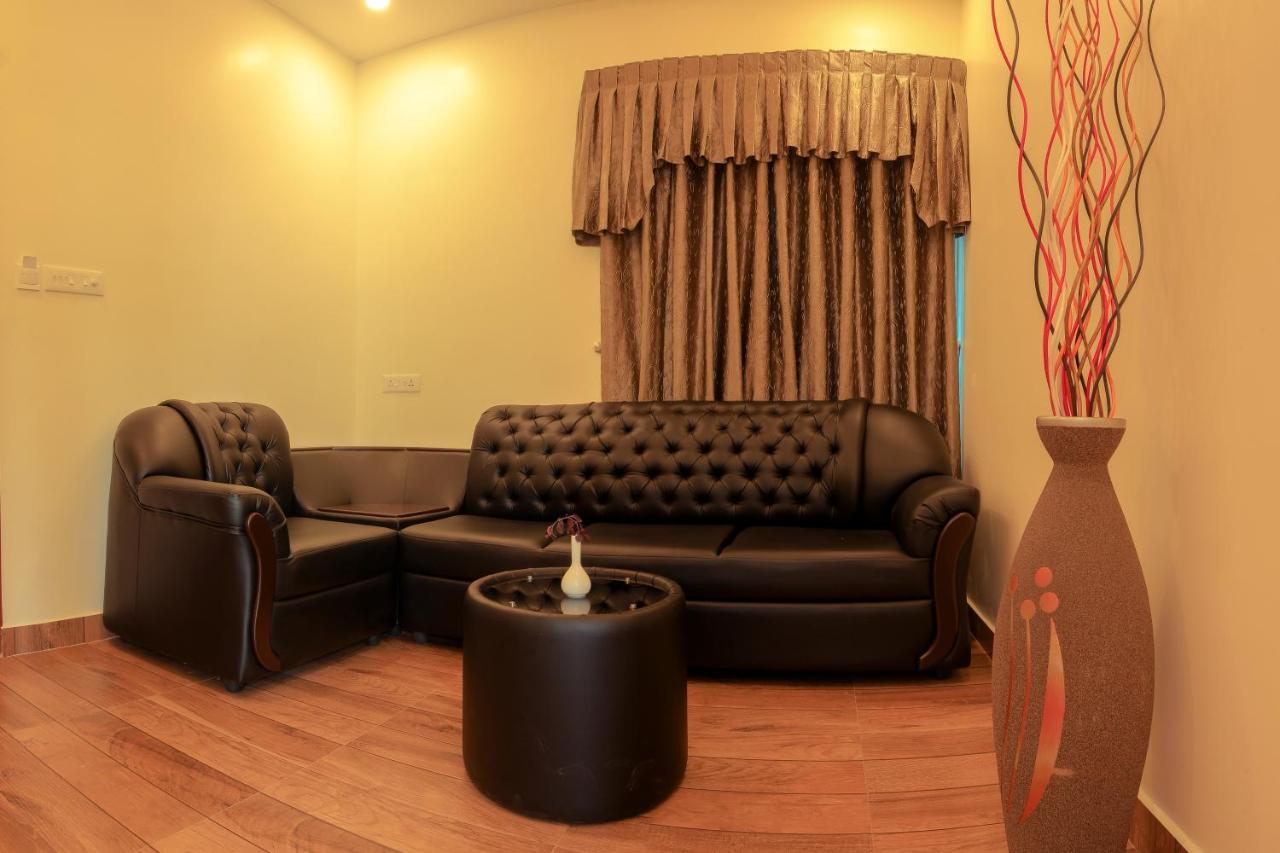 Thenmala Hormuz Inn Kolattupuzha Экстерьер фото